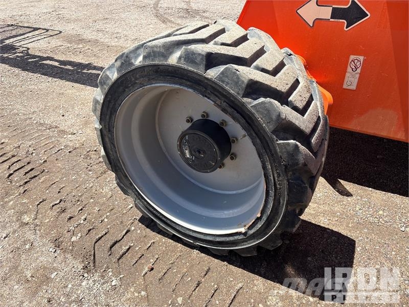 JLG 600S 4WD Diesel Telescopic Boom Lift 直臂高空工作平台