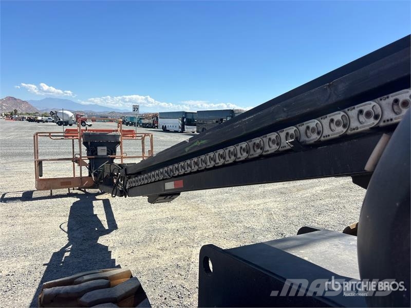 JLG 600SJ 4WD Dual Fuel Telescopic Boom Lift Nacelles télescopiques