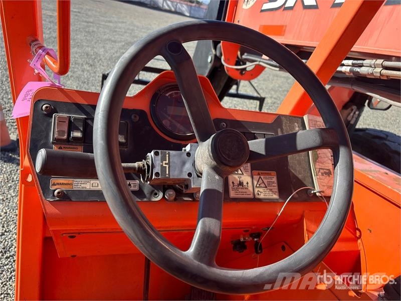 JLG 6042 伸縮臂操作車