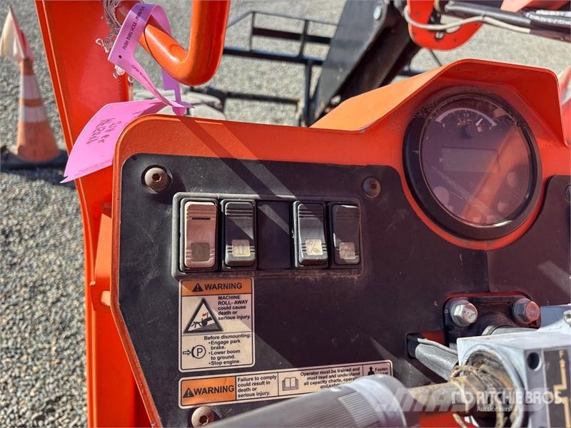 JLG 6042 伸縮臂操作車