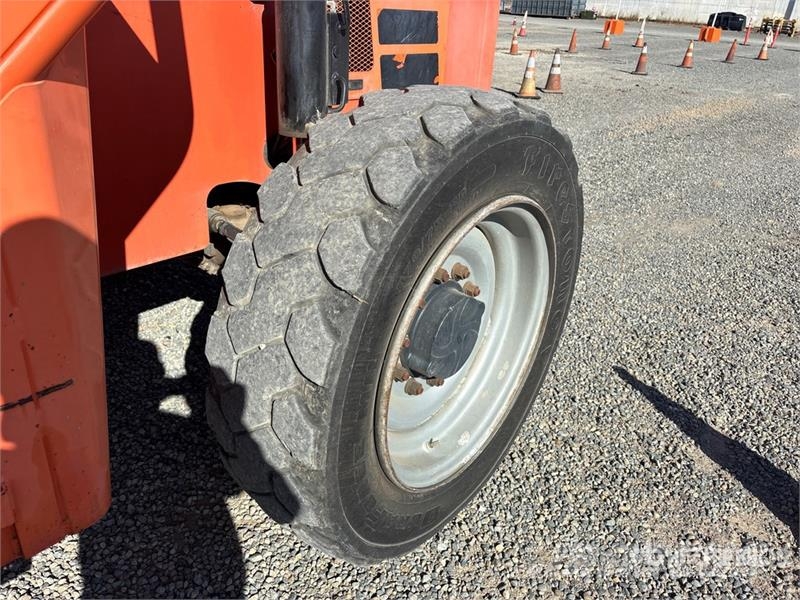 JLG 6042 伸縮臂操作車