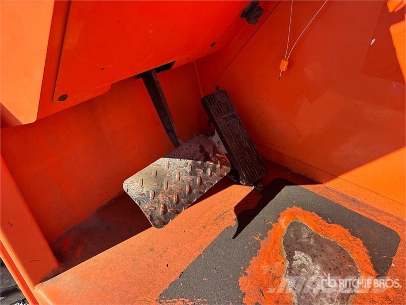 JLG 6042 伸縮臂操作車
