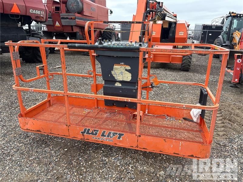 JLG 660SJ 4WD Diesel Telescopic Boom Lift - Factory Re Plataformas con brazo de elevación telescópico
