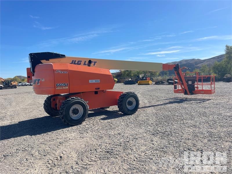 JLG 660SJ 4WD Diesel Telescopic Boom Lift - Factory Re Telescopic boom lifts
