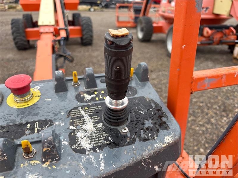 JLG 660SJ 4WD Diesel Telescopic Boom Lift - Factory Re Plataformas con brazo de elevación telescópico