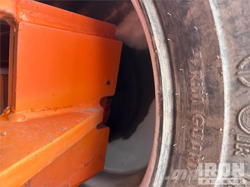 JLG 660SJ 4WD Diesel Telescopic Boom Lift - Factory Re Plataformas con brazo de elevación telescópico