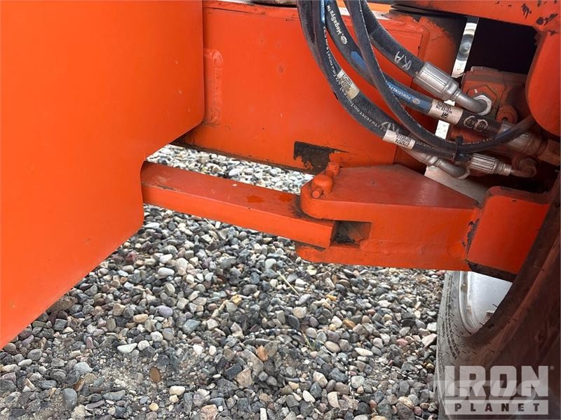 JLG 660SJ 4WD Diesel Telescopic Boom Lift - Factory Re Plataformas con brazo de elevación telescópico