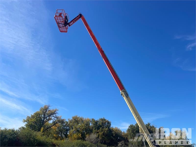 JLG 660SJ 4WD Diesel Telescopic Boom Lift - Factory Re Telescopic boom lifts