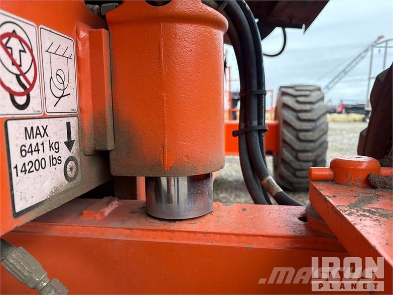 JLG 660SJ 4WD Diesel Telescopic Boom Lift - Factory Re Plataformas con brazo de elevación telescópico