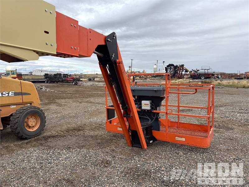 JLG 660SJ 4WD Diesel Telescopic Boom Lift - Factory Re Plataformas con brazo de elevación telescópico
