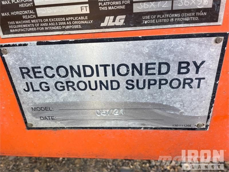 JLG 660SJ 4WD Diesel Telescopic Boom Lift - Factory Re Telescopic boom lifts