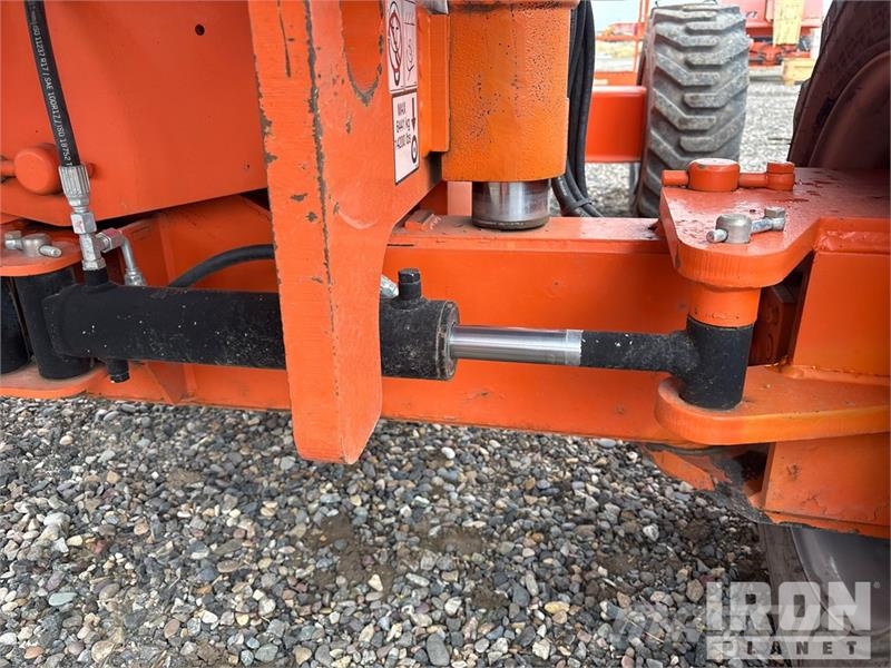 JLG 660SJ 4WD Diesel Telescopic Boom Lift - Factory Re Plataformas con brazo de elevación telescópico