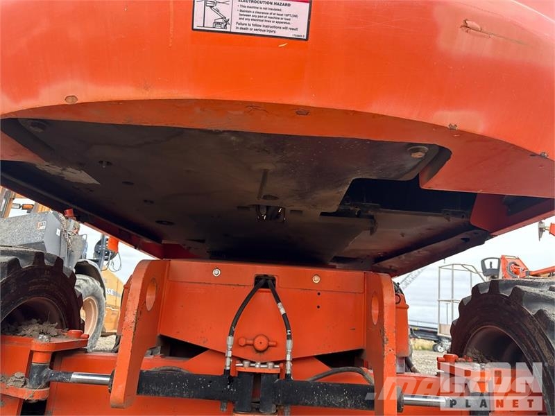 JLG 660SJ 4WD Diesel Telescopic Boom Lift - Factory Re Plataformas con brazo de elevación telescópico