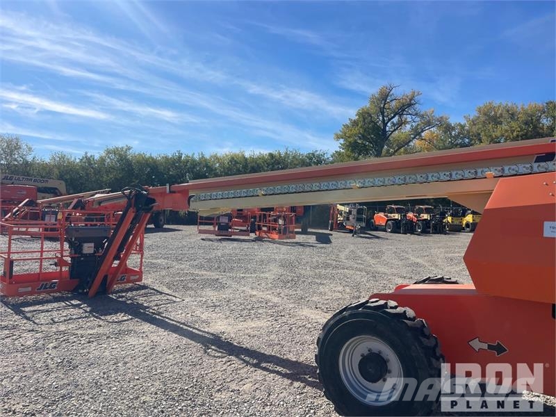 JLG 660SJ 4WD Diesel Telescopic Boom Lift - Factory Re Telescopic boom lifts