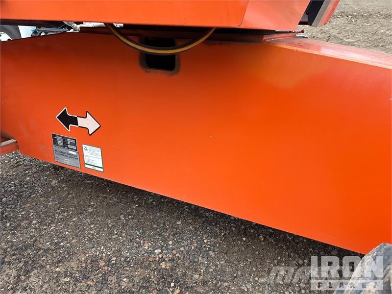 JLG 660SJ 4WD Diesel Telescopic Boom Lift - Factory Re Plataformas con brazo de elevación telescópico