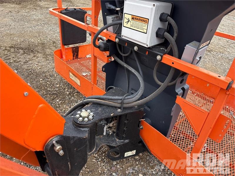 JLG 660SJ 4WD Diesel Telescopic Boom Lift - Factory Re Plataformas con brazo de elevación telescópico