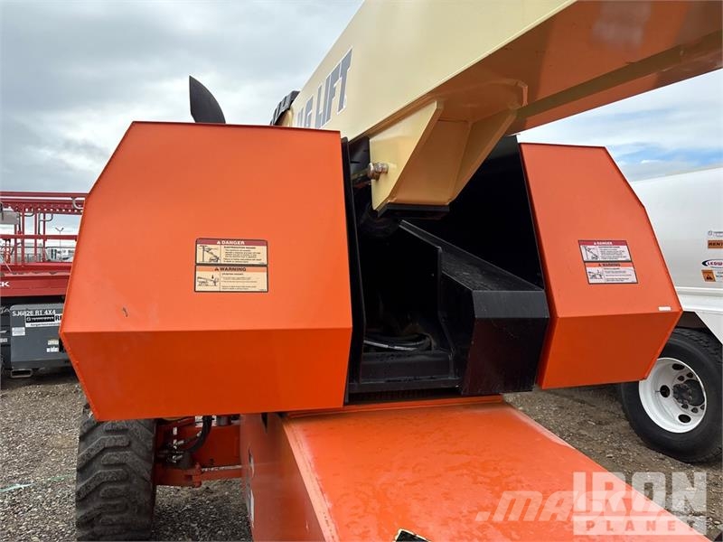 JLG 660SJ 4WD Diesel Telescopic Boom Lift - Factory Re Plataformas con brazo de elevación telescópico