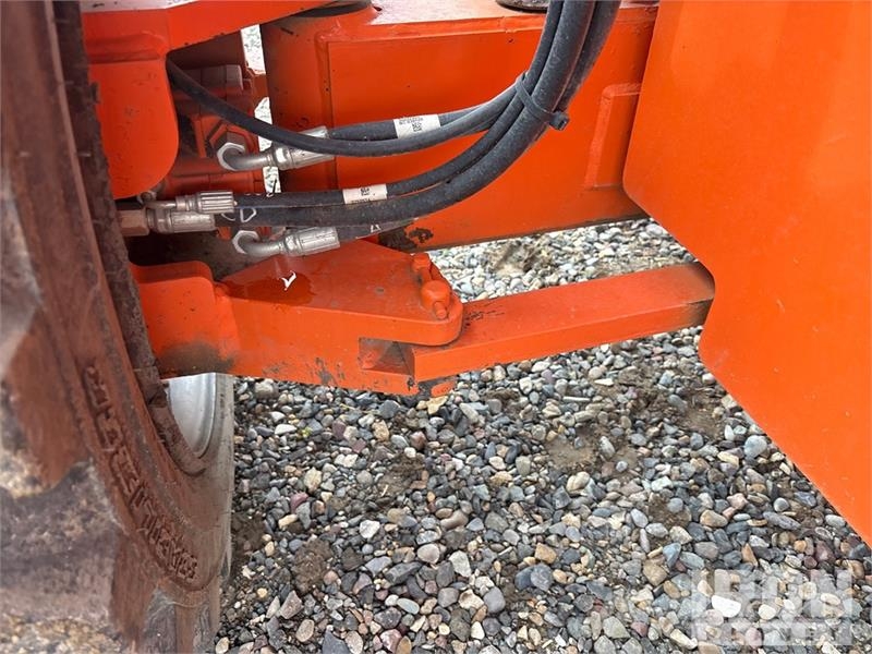JLG 660SJ 4WD Diesel Telescopic Boom Lift - Factory Re Plataformas con brazo de elevación telescópico