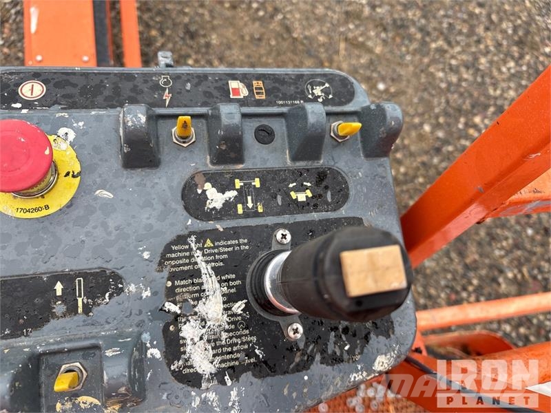 JLG 660SJ 4WD Diesel Telescopic Boom Lift - Factory Re Plataformas con brazo de elevación telescópico