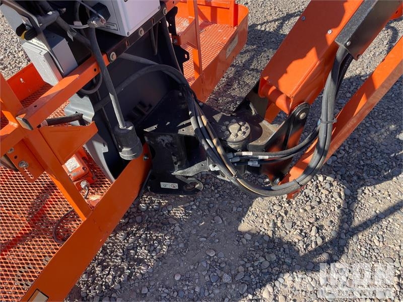 JLG 660SJ 4WD Diesel Telescopic Boom Lift - Factory Re Telescopic boom lifts