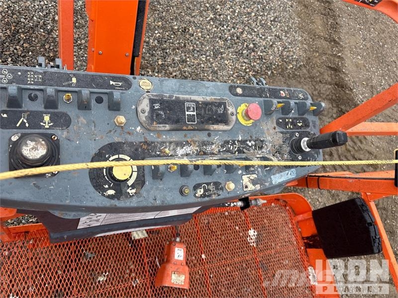 JLG 660SJ 4WD Diesel Telescopic Boom Lift - Factory Re Plataformas con brazo de elevación telescópico