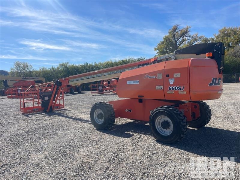 JLG 660SJ 4WD Diesel Telescopic Boom Lift - Factory Re Telescopic boom lifts