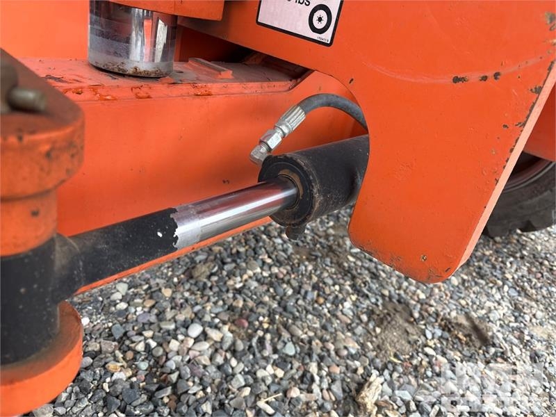 JLG 660SJ 4WD Diesel Telescopic Boom Lift - Factory Re Plataformas con brazo de elevación telescópico