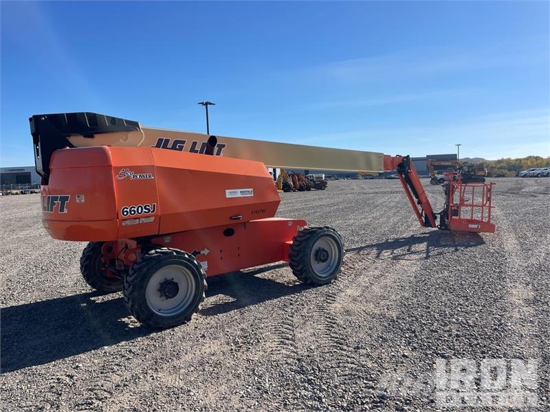 JLG 660SJ 4WD Diesel Telescopic Boom Lift - Factory Re Telescopic boom lifts