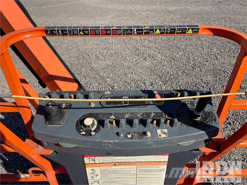 JLG 660SJ 4WD Diesel Telescopic Boom Lift - Factory Re Telescopic boom lifts