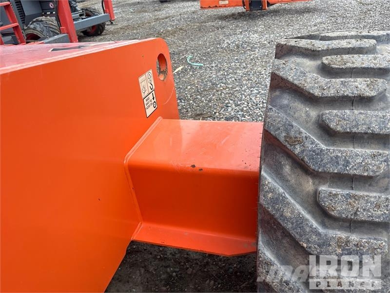 JLG 660SJ 4WD Diesel Telescopic Boom Lift - Factory Re Plataformas con brazo de elevación telescópico