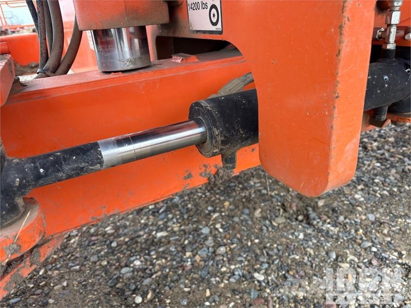 JLG 660SJ 4WD Diesel Telescopic Boom Lift - Factory Re Plataformas con brazo de elevación telescópico
