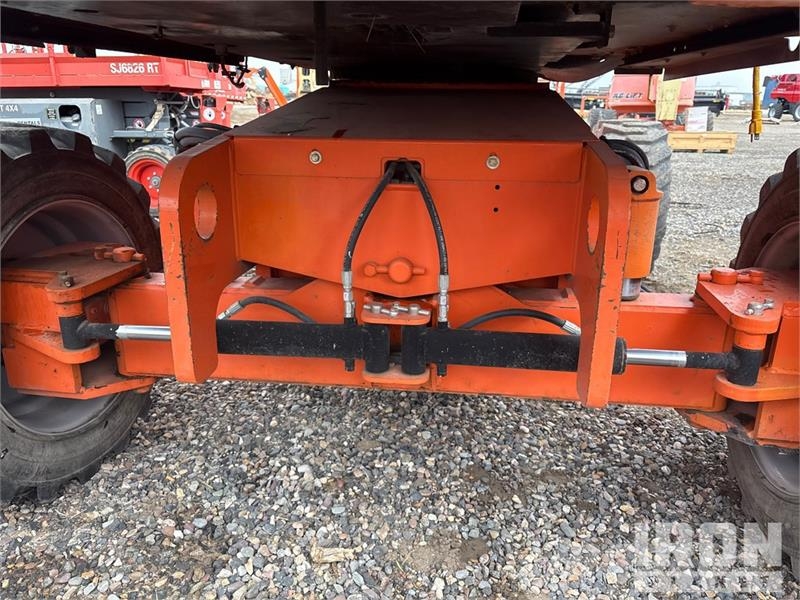 JLG 660SJ 4WD Diesel Telescopic Boom Lift - Factory Re Plataformas con brazo de elevación telescópico