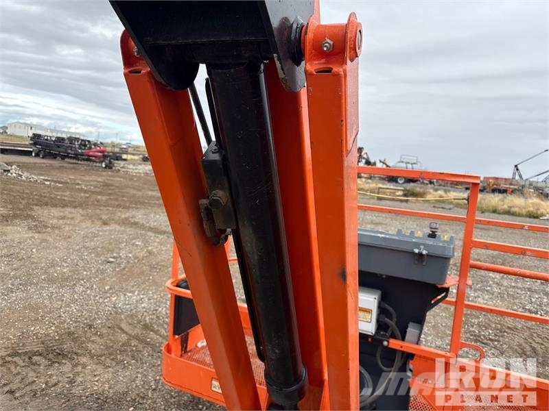 JLG 660SJ 4WD Diesel Telescopic Boom Lift - Factory Re Plataformas con brazo de elevación telescópico