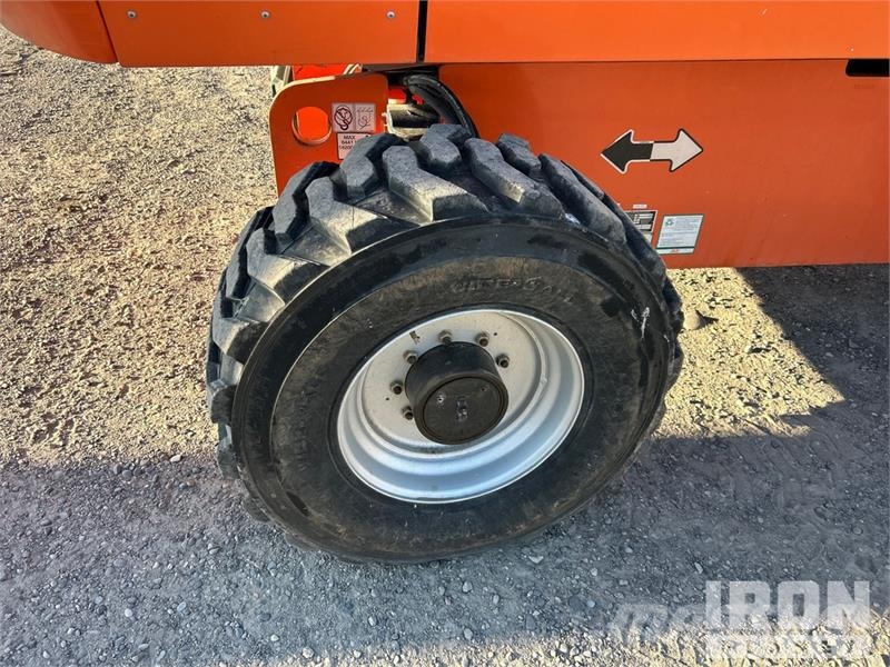 JLG 660SJ 4WD Diesel Telescopic Boom Lift Teleszkópos emelők