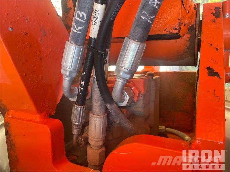 JLG 660SJ 4WD Diesel Telescopic Boom Lift - Factory Re Telescopic boom lifts