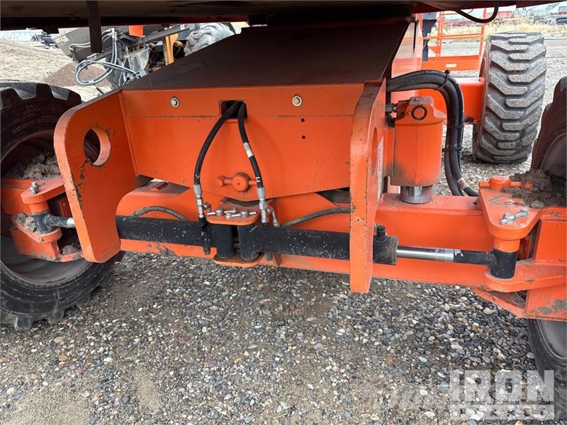JLG 660SJ 4WD Diesel Telescopic Boom Lift - Factory Re Plataformas con brazo de elevación telescópico