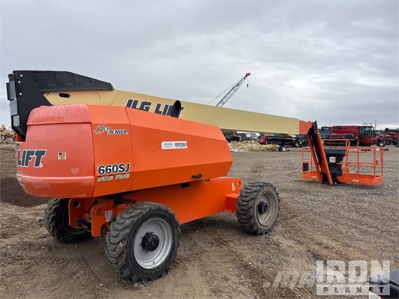 JLG 660SJ 4WD Diesel Telescopic Boom Lift - Factory Re Plataformas con brazo de elevación telescópico