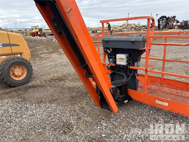 JLG 660SJ 4WD Diesel Telescopic Boom Lift - Factory Re Plataformas con brazo de elevación telescópico