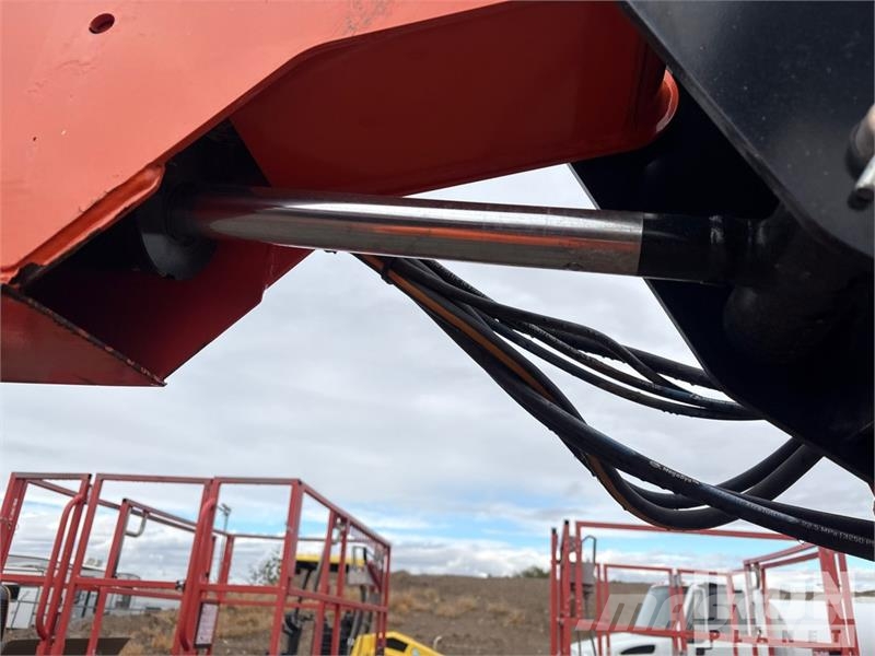 JLG 660SJ 4WD Diesel Telescopic Boom Lift - Factory Re Plataformas con brazo de elevación telescópico