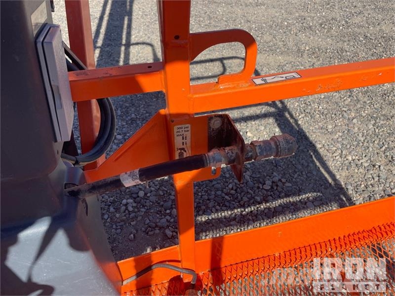 JLG 660SJ 4WD Diesel Telescopic Boom Lift - Factory Re Telescopic boom lifts