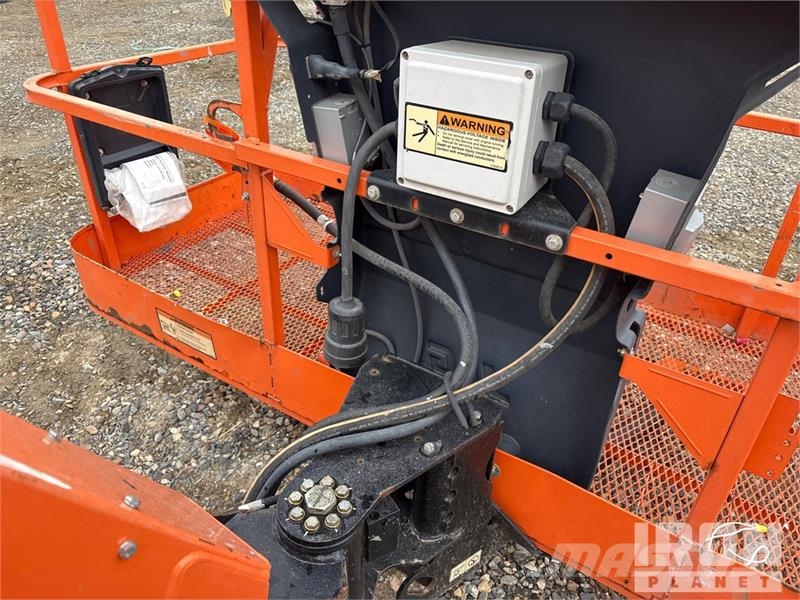 JLG 660SJ 4WD Diesel Telescopic Boom Lift - Factory Re Plataformas con brazo de elevación telescópico
