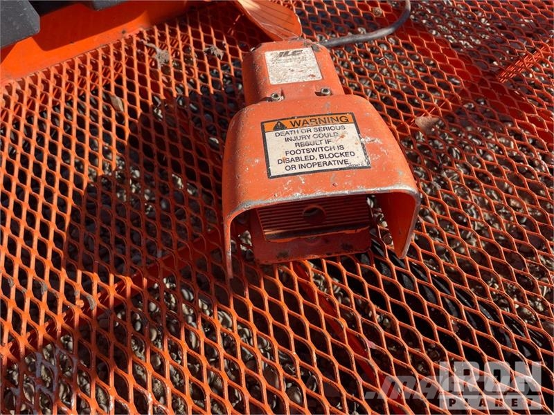 JLG 660SJ 4WD Diesel Telescopic Boom Lift - Factory Re Telescopic boom lifts