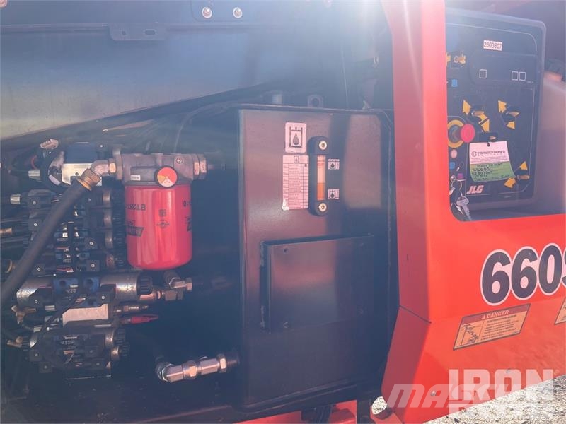 JLG 660SJ 4WD Diesel Telescopic Boom Lift - Factory Re Telescopic boom lifts