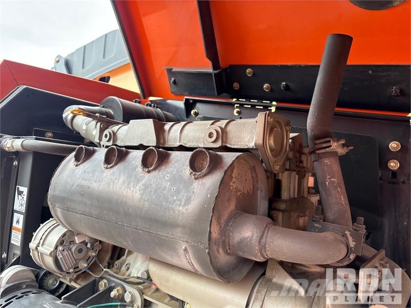 JLG 660SJ 4WD Diesel Telescopic Boom Lift - Factory Re Plataformas con brazo de elevación telescópico