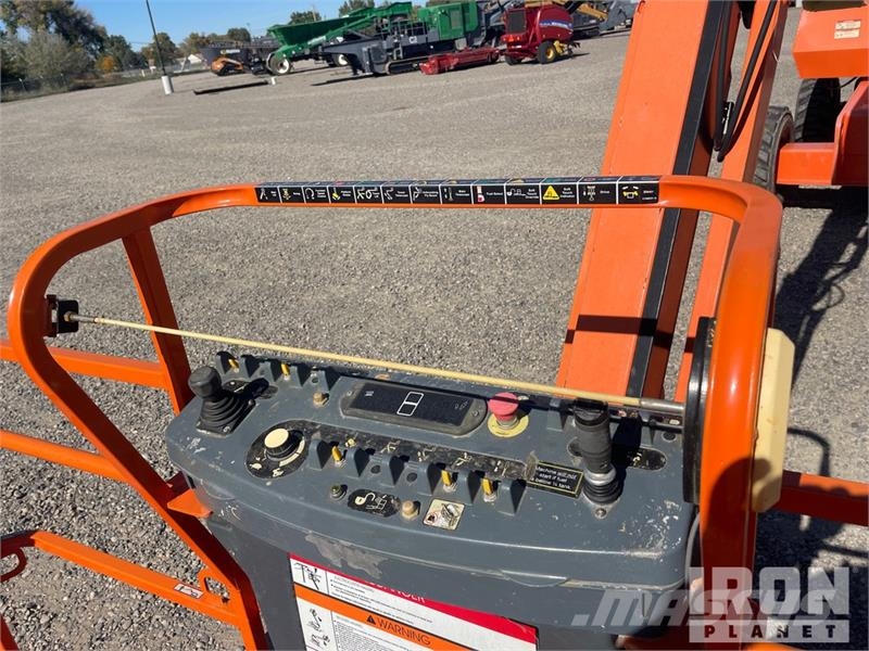 JLG 660SJ 4WD Diesel Telescopic Boom Lift - Factory Re Telescopic boom lifts