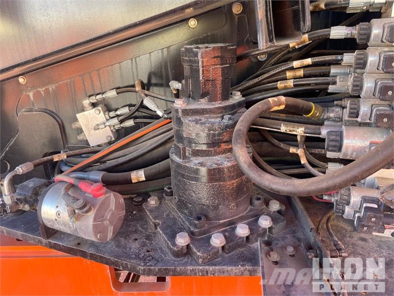 JLG 660SJ 4WD Diesel Telescopic Boom Lift - Factory Re Telescopic boom lifts