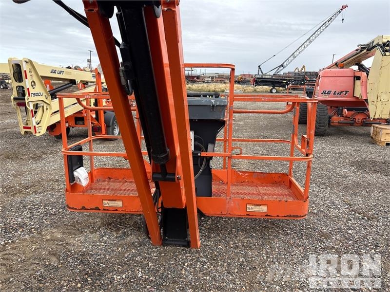 JLG 660SJ 4WD Diesel Telescopic Boom Lift - Factory Re Plataformas con brazo de elevación telescópico