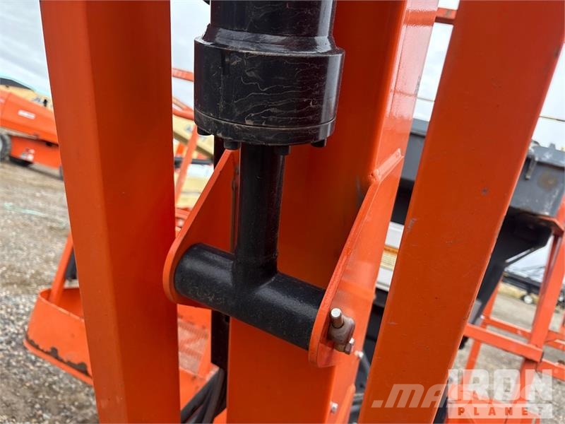 JLG 660SJ 4WD Diesel Telescopic Boom Lift - Factory Re Plataformas con brazo de elevación telescópico