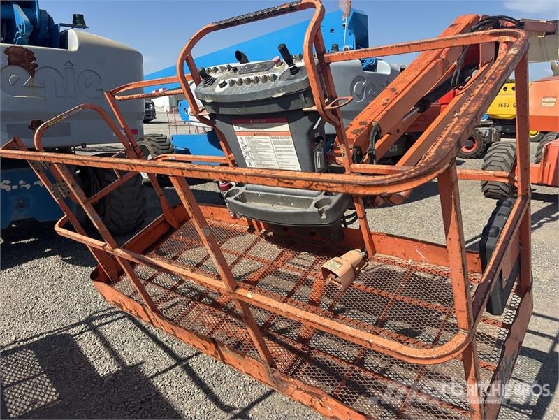 JLG 800 AJ 2WD Diesel Articulating Boom Lift Nacele cu brat articulat