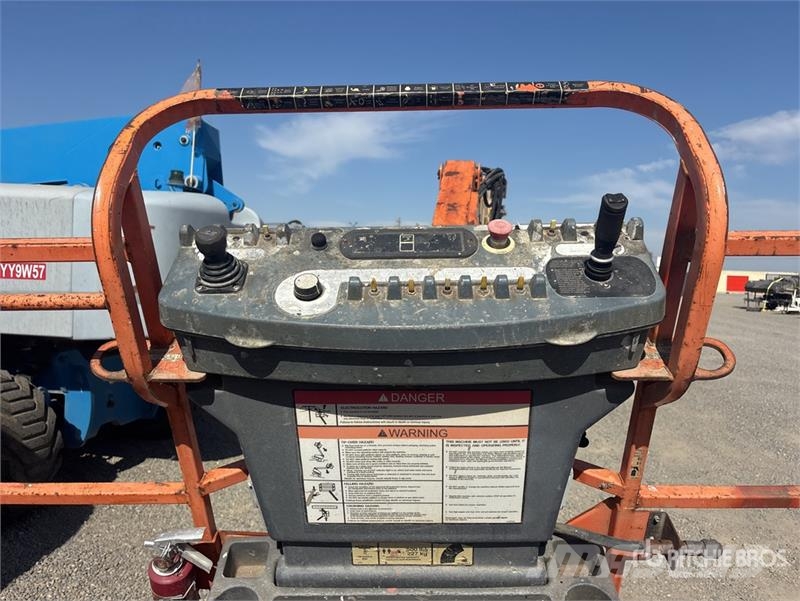 JLG 800 AJ 2WD Diesel Articulating Boom Lift Nacele cu brat articulat